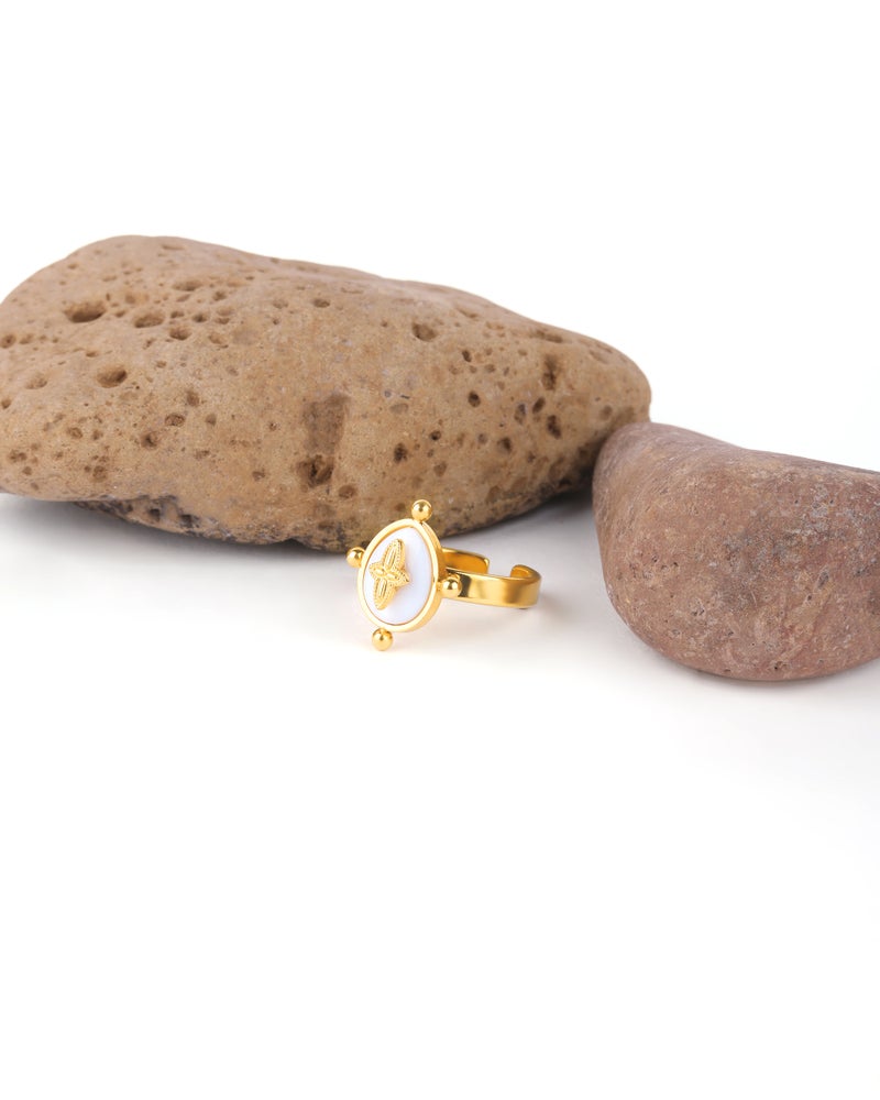 TAAHIRA Vintage Pearl Geometric Ring - Image 2